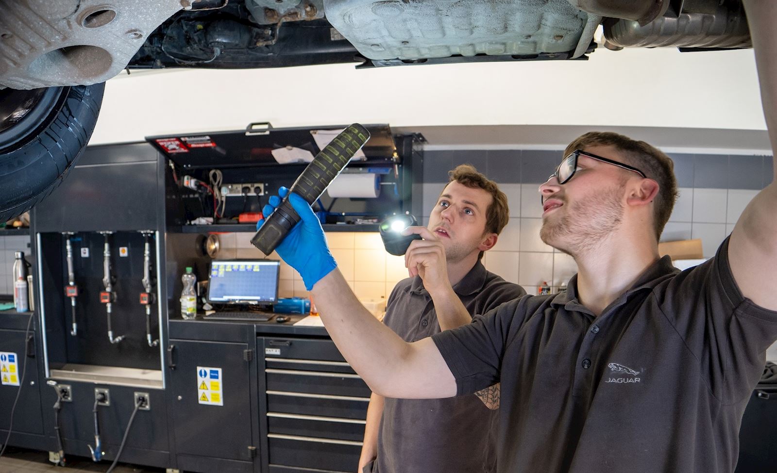 Service Your Jaguar | Lloyd Jaguar Specialist Repair Near You